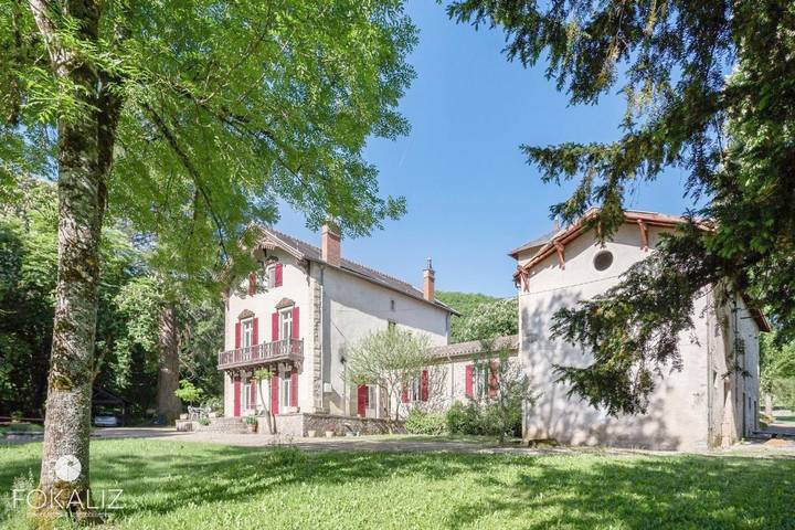 Location de vacances pour 2 personnes, avec Terrasse et Jardin ainsi que Piscine et Vue à Caylus