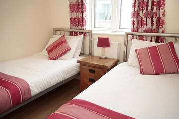 Cottage for 8 People in Swansea region, Photo 1