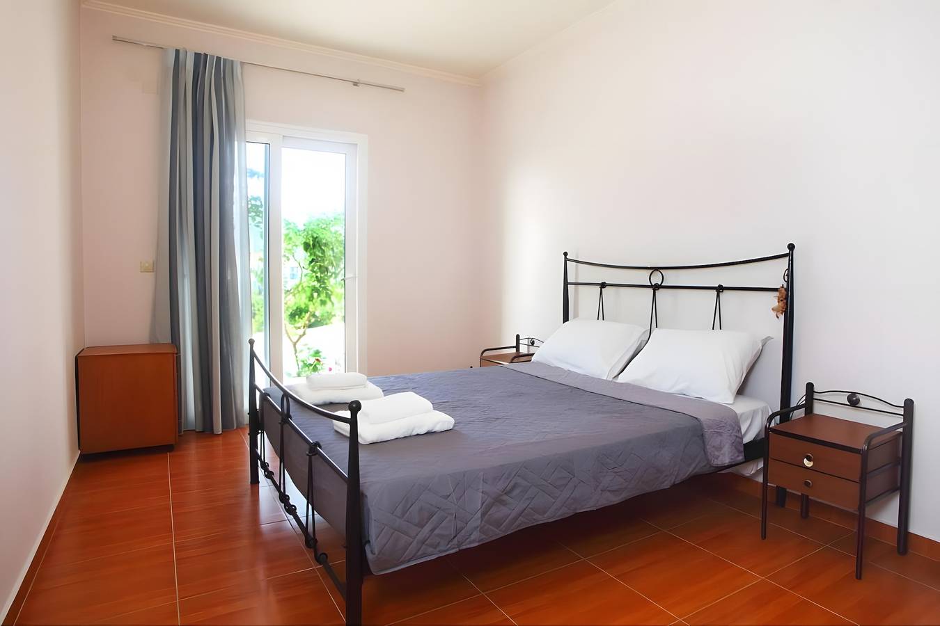 Appartement 'Aris' met Uitzicht op Zee, Wi-Fi en Airconditioning in Peratia, Regio Etolia-Akarnania