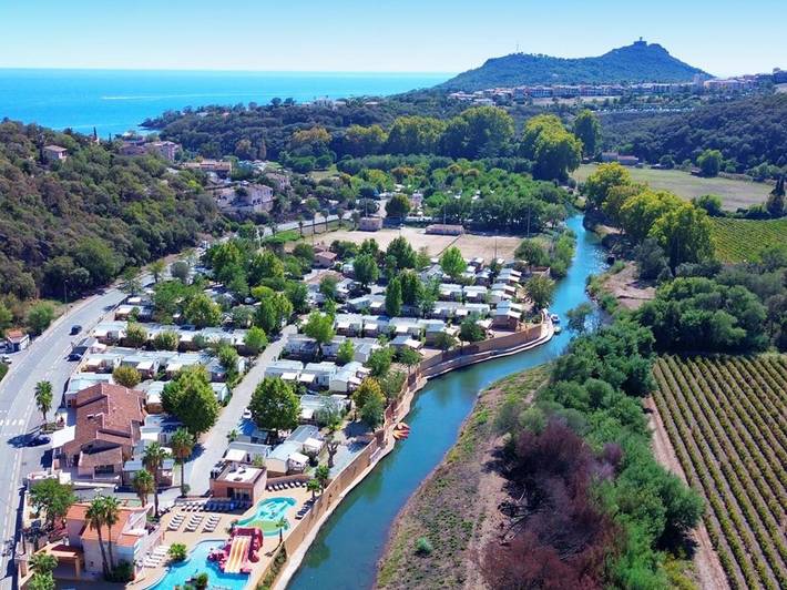 Camping pour 8 personnes, avec jacuzzi ainsi que jardin et piscine