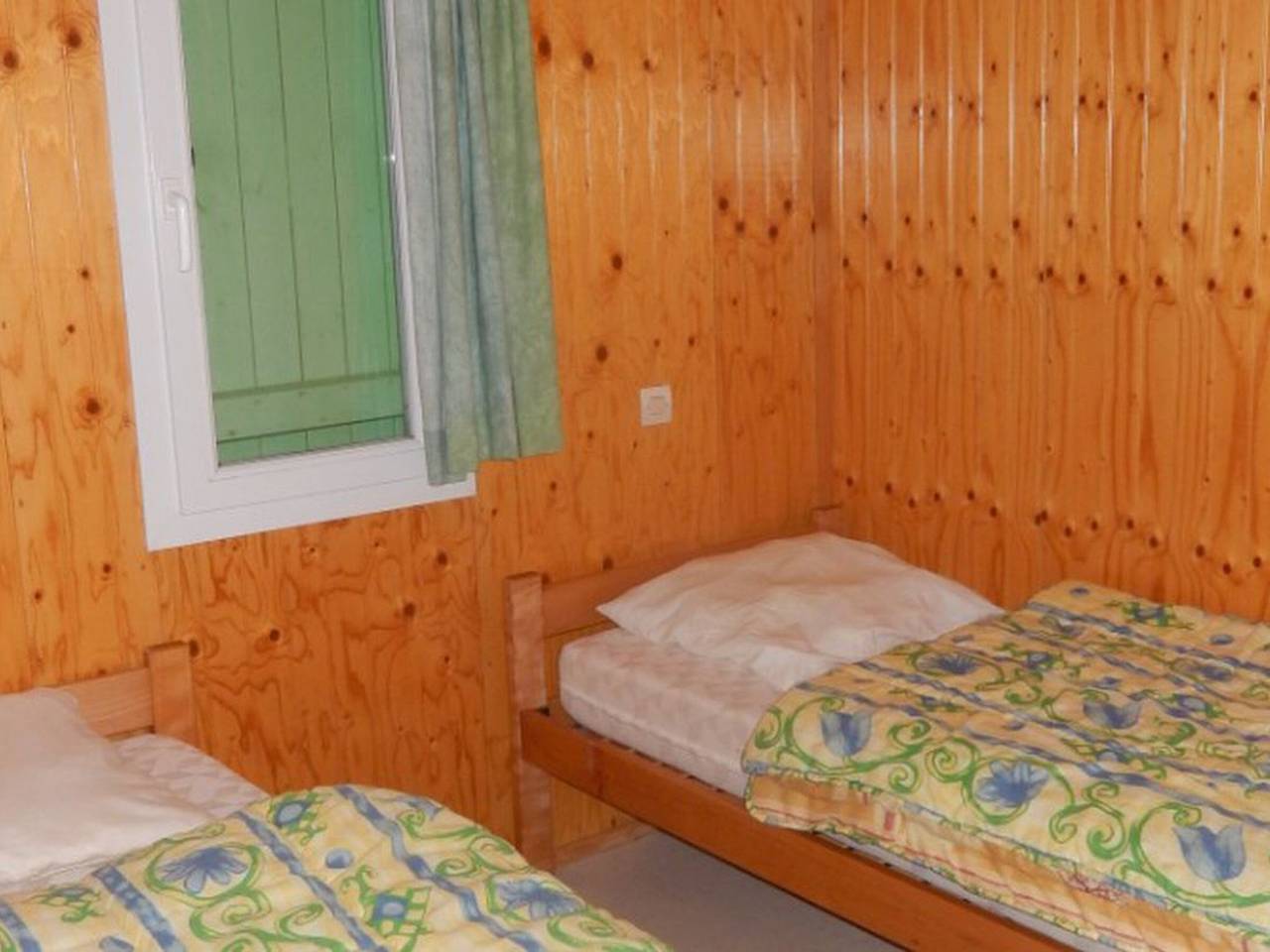Chalet Accueillant avec Terrasse - 6 Pers in Deux Rivières, Région d'Auxerre