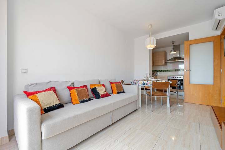 Ganze Wohnung, Ferienwohnung 'Home' mit Balkon, Wlan und Klimaanlage in La Cava, Deltebre