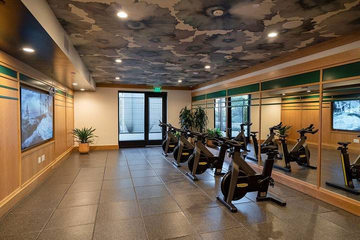 Vacation rental for 2 people, with balcony and pool, with pets in Mountain View