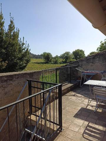 Gîte pour 4 personnes, avec vue et terrasse, animaux acceptés à Roquemaure