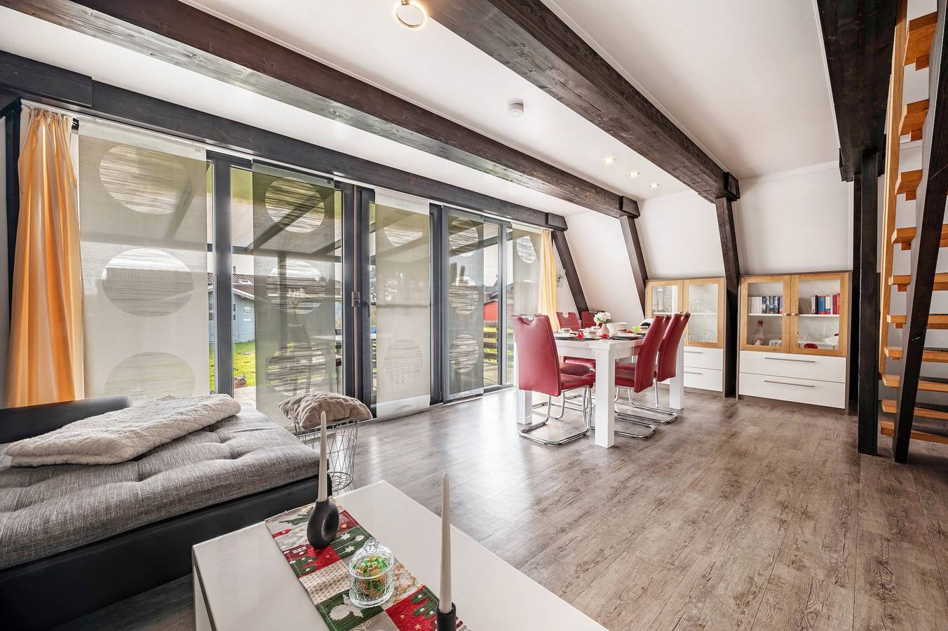 Ferienhaus 'Sonnenschein' mit privater Terrasse, privatem Garten und Wi-Fi in Fedderwardersiel, Butjadingen