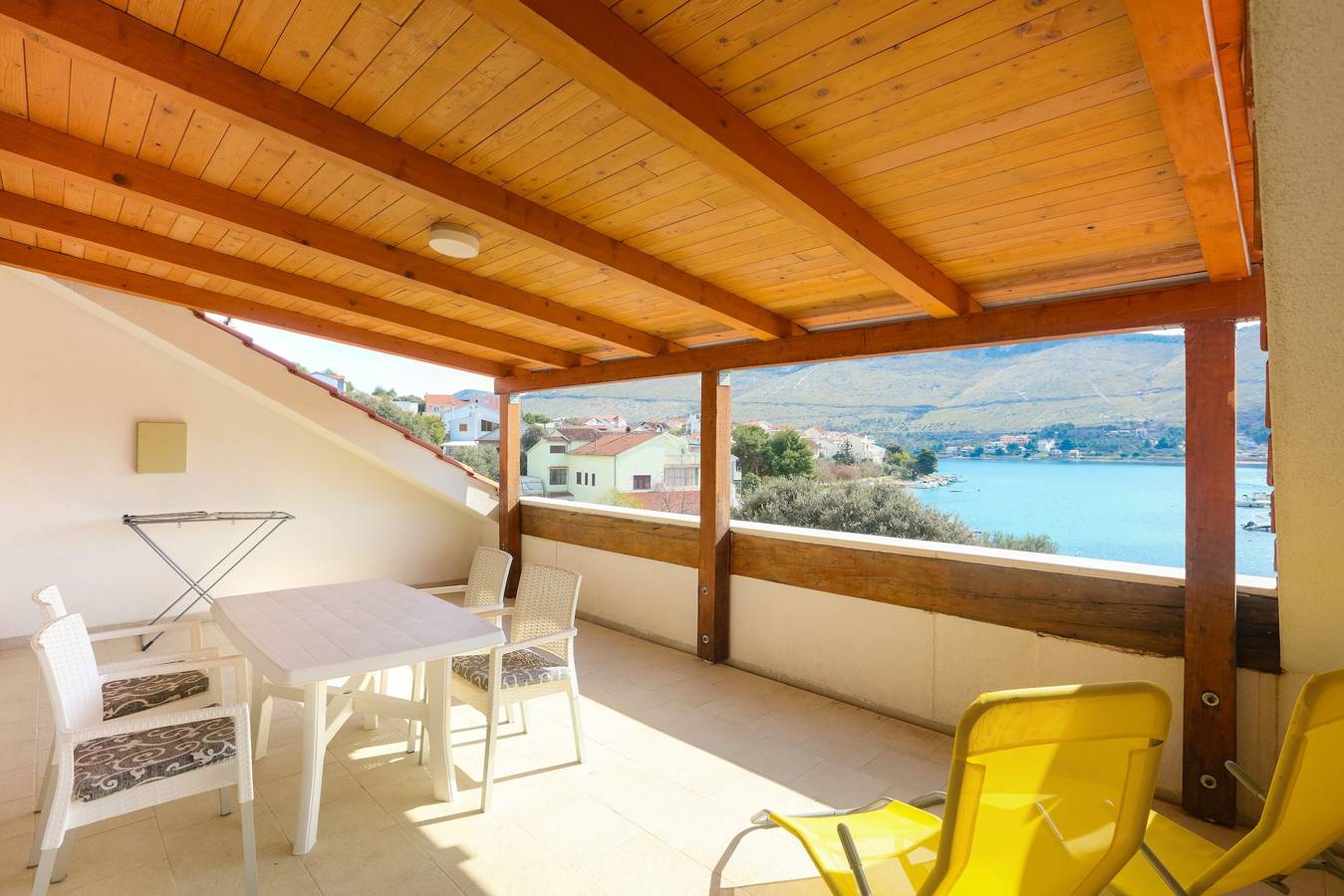Ganze Wohnung, 1-Zimmer-Ferienwohnung am Strand Grebastica, Sibenik A-23955-c in Grebastica, Šibenik-Knin