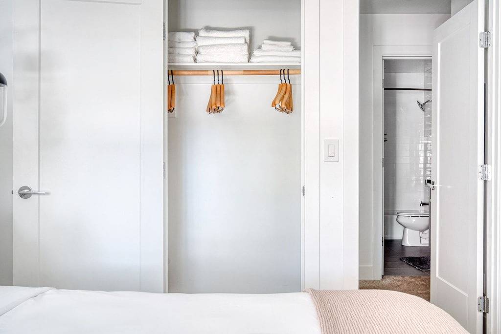 Ganze Wohnung, Airy Menlo Park 2Br w/ Pool, Ball Courts, near Top Schools, by Blueground in Menlo Park, Silicon Valley