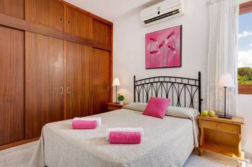 Villa in Cala Blanes, Ciutadella für 4 