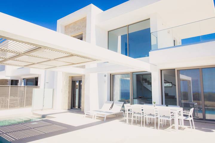 Villa for 8 people, with Ocean view and Balcony/Terrace as well as Garden and View in Rethymnon