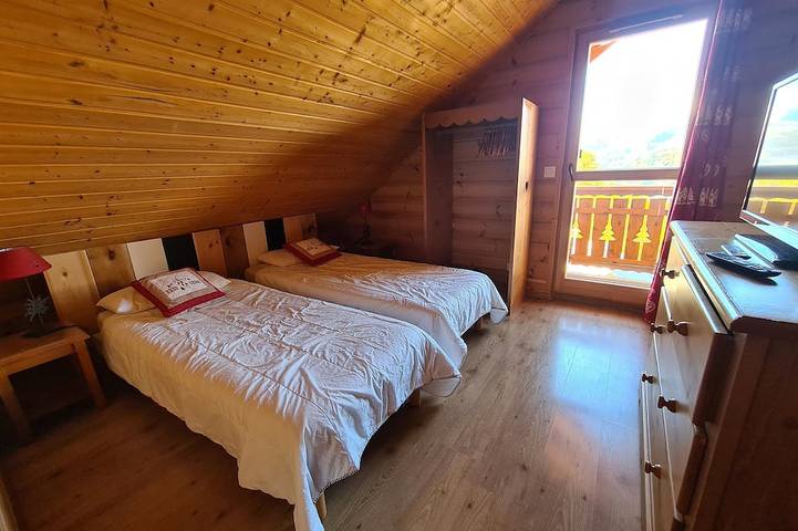 Chalet pour 8 personnes, avec balcon ainsi que piscine et sauna dans La Joue du Loup - 2
