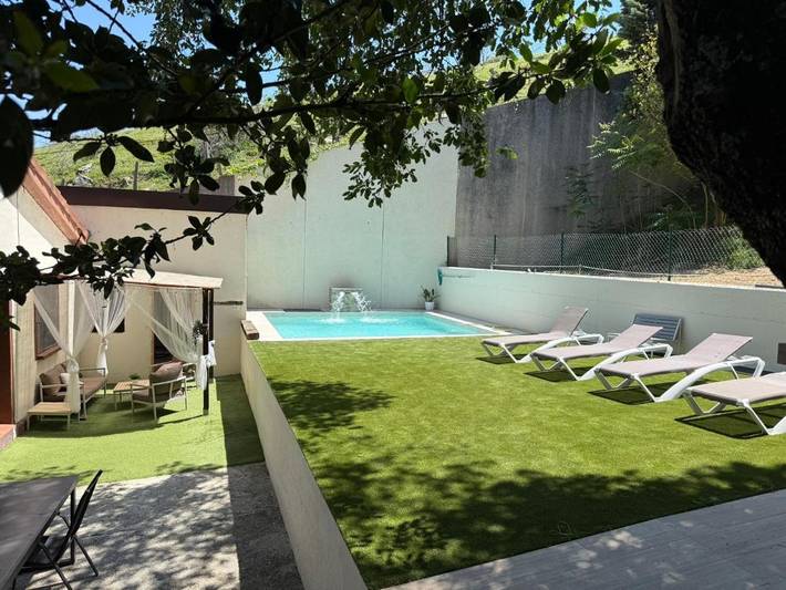 Casa de vacaciones para 6 personas, con Balcón y Terraza además de Jardín y Piscina en Navarra
