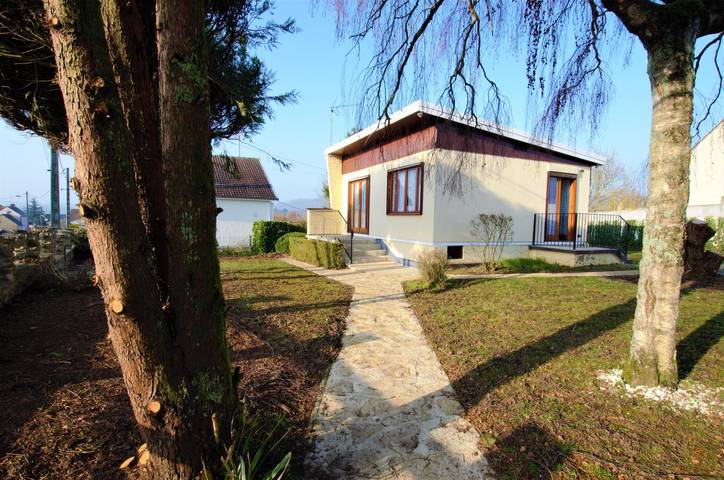 Gîte pour 4 personnes, avec Terrasse ainsi que Jardin et Piscine dans Montpothier