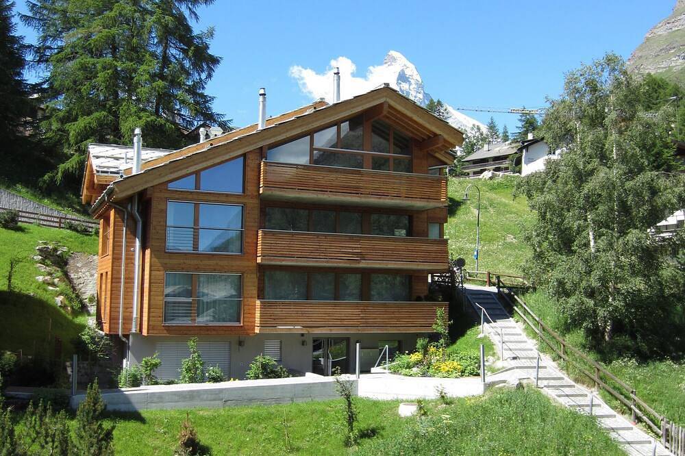 Ganze Wohnung, 6 Min vom Zentrum und der Matterhornparadisestation, neben Skibushaltestelle in Zermatt, Walliser Alpen