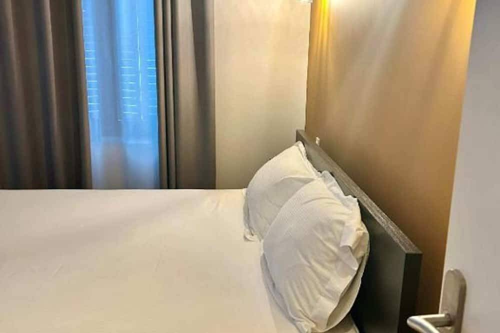 Ganze Wohnung, Apartment 4 persons air-conditioned 1 bedroom + sofa bed Puy de Jumes A03 in Châtel-Guyon, Regionaler Naturpark Volcans d'Auvergne