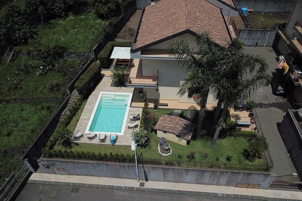 Etna cocus villa with garden and private pool. Etna in Santa Venerina, Etna