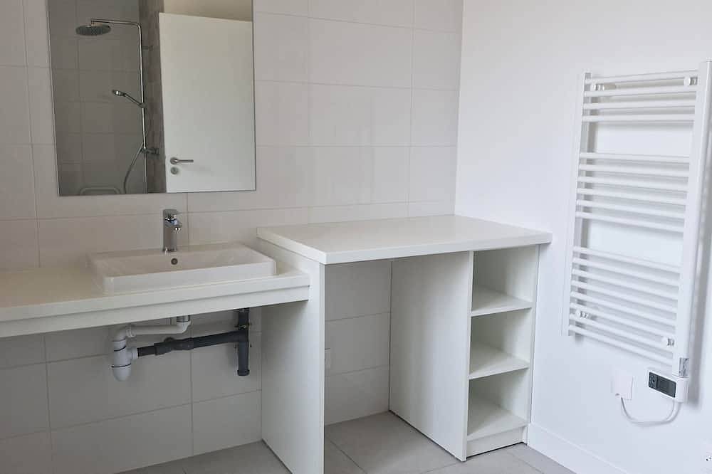 Maison de campagne rénovée par nos soins dans un petit hameau entouré de nature in Saint-Genis-de-Saintonge, Région de Jonzac
