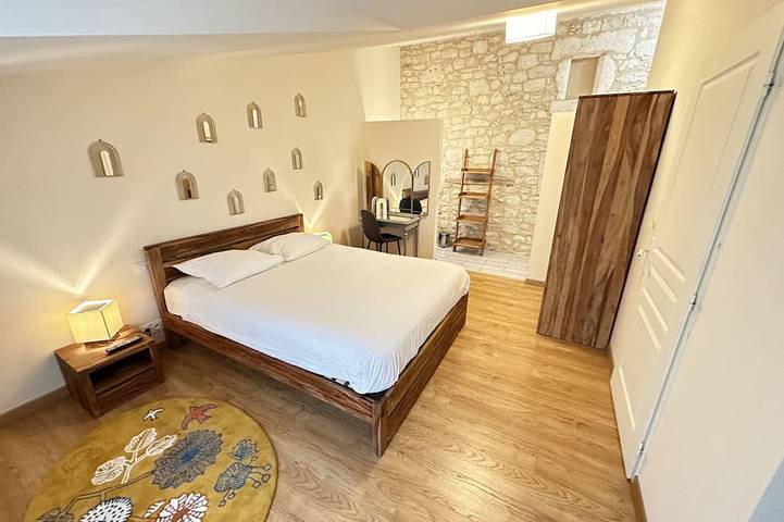 Gîte pour 8 personnes, avec piscine ainsi que terrasse et jardin, animaux acceptés à Thénac - 2