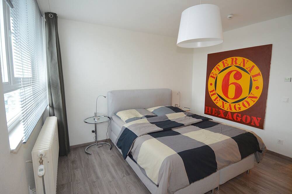Ganze Wohnung, Voll ausgestattete 3-Zimmer-Designerwohnung mit atemberaubender Aussicht in Darmstadt, Südhessen