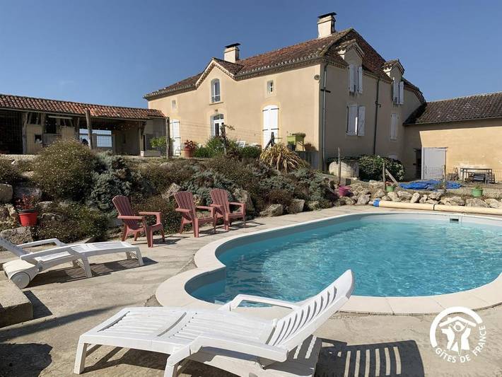 Gîte pour 5 personnes, avec terrasse à Verlus