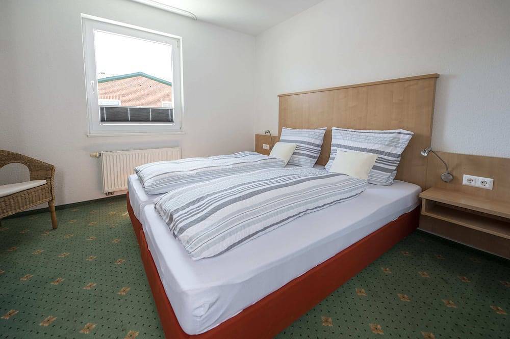 Ganze Wohnung, Fewo Nähe Lübeck und Ratzeburg: Balkon, am Elbe-Lübeck-Kanal, Badesee in 4km in Berkenthin, Kreis Herzogtum Lauenburg