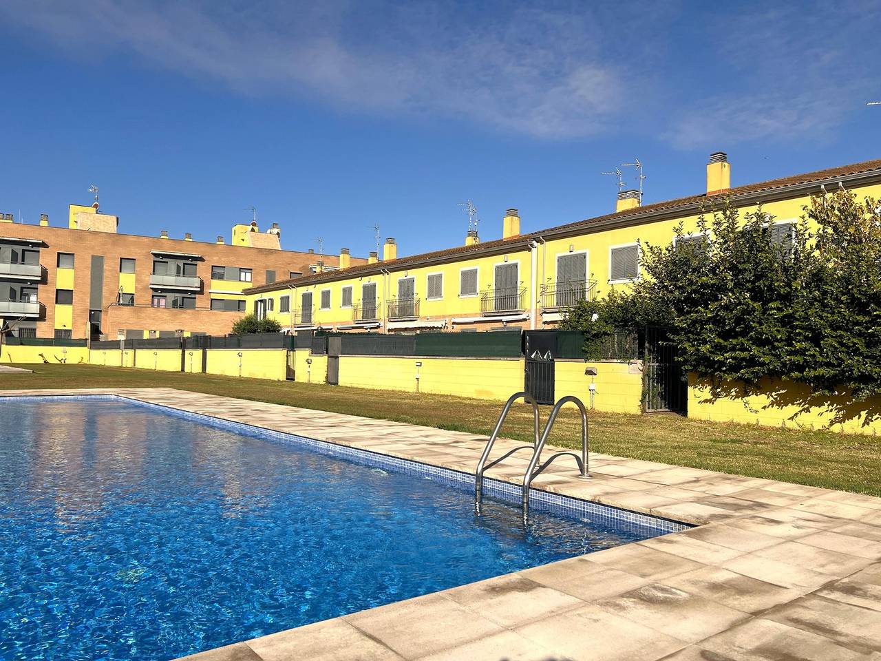 Casa adosada con piscina. Paradis St Pere in San Pedro Pescador, Alt Empordà