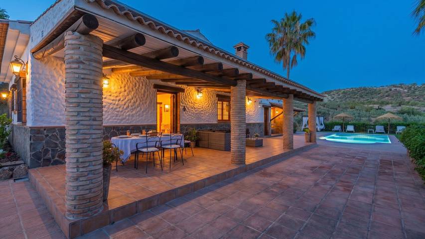 Chalet para 10 personas, con Balcón/Terraza y Piscina en Sierra de las Nieves - 2