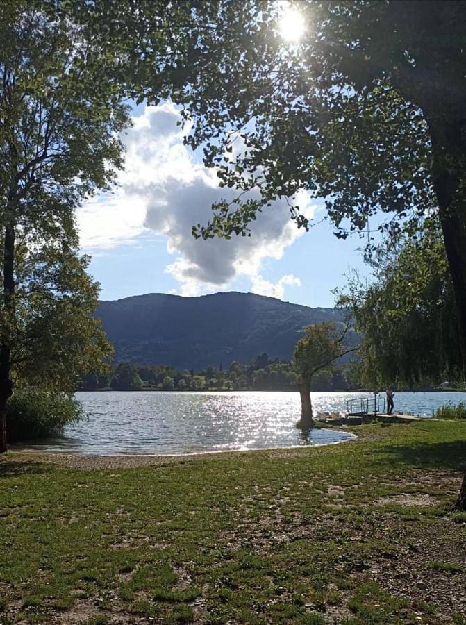 Location de vacances pour 7 personnes, avec Balcon et Terrasse à Monasterolo del Castello