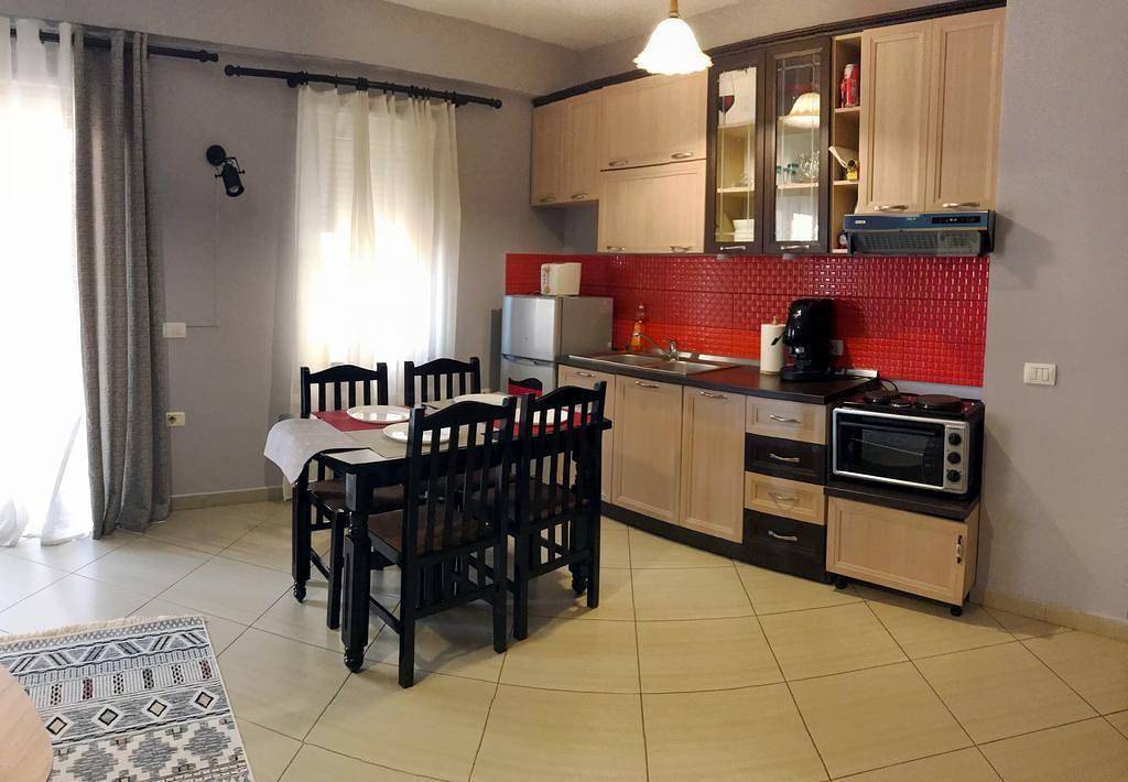 Ganze Ferienwohnung, Ferienwohnung in Zona1 mit Garten in Tiranë, Albanien