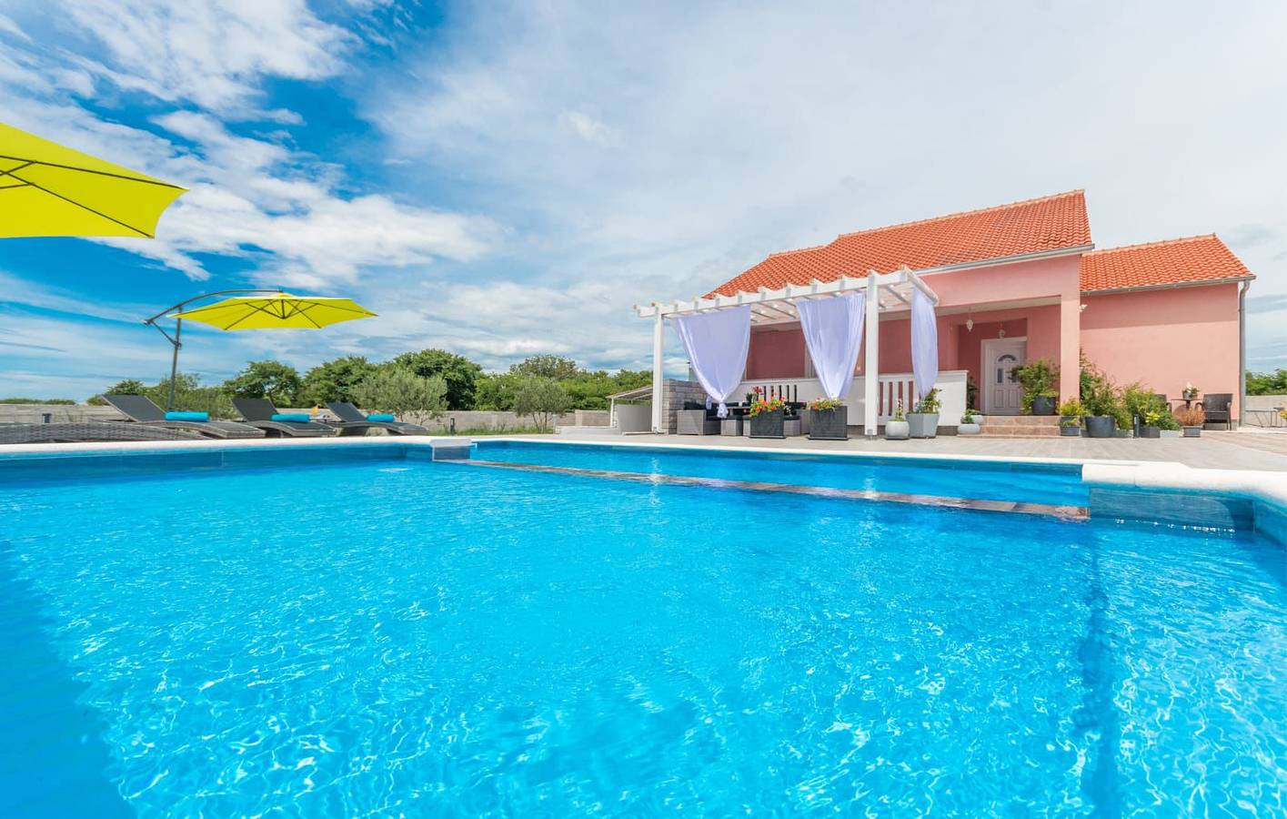 Beautiful villa Maris with pool in Grad Benkovac, Zadar