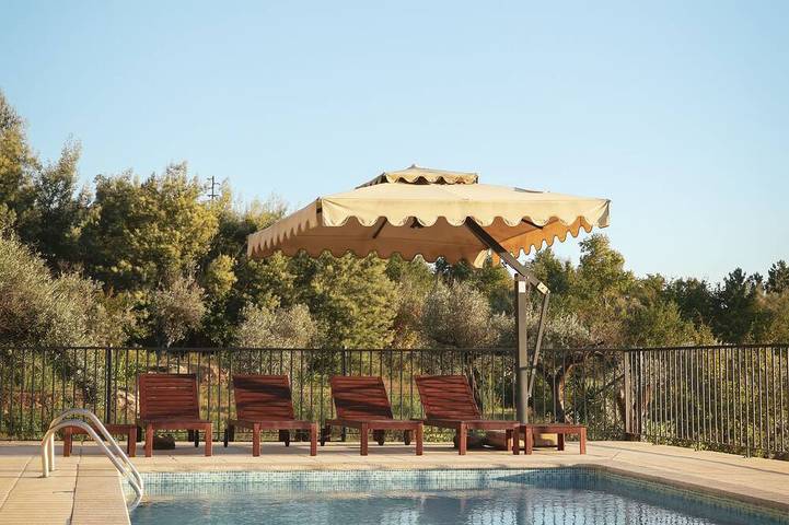 Gîte pour 4 personnes, avec piscine ainsi que jacuzzi et jardin dans Carregal do Sal