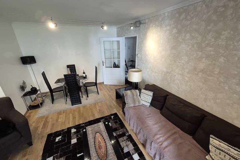 Entire apartment, Charming T2 5min from La Défense in Courbevoie, Hauts-de-Seine