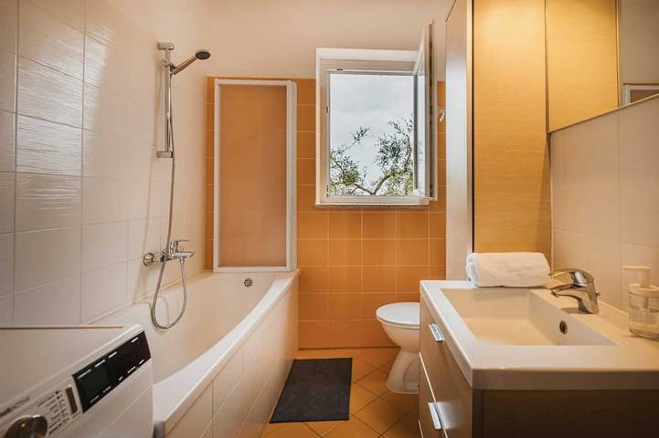 Villa Lutoma - Villa de 2 dormitorios para 4+1 personas, con piscina y parque infantil in Umag, Region de Umag