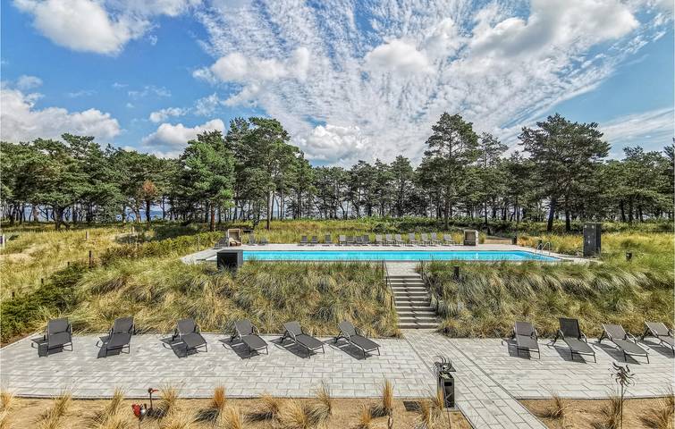 Geheel vakantieappartement, Geluk aan zee: Modern appartement met terras, vaatwasser & internet in Strand Prora, Binz