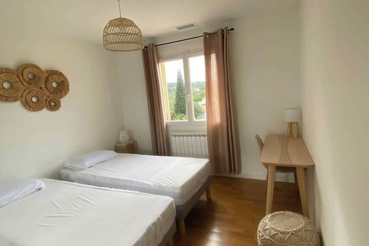 Location de vacances pour 10 personnes, avec jardin et terrasse à Vailhauquès - 4