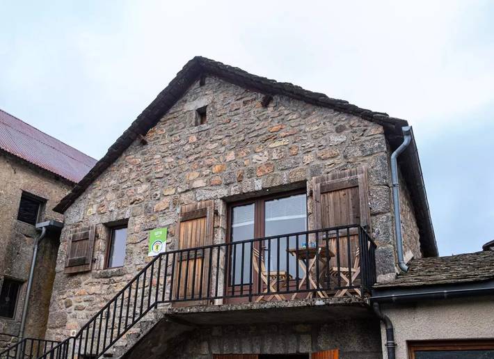 Gîte pour 4 personnes, avec piscine et balcon dans Peyre-en-Aubrac - 2