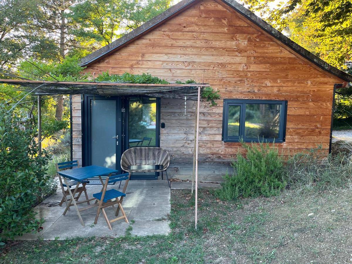 Le Chalet des Iris in Saint-Maurice-de-Gourdans, Ain