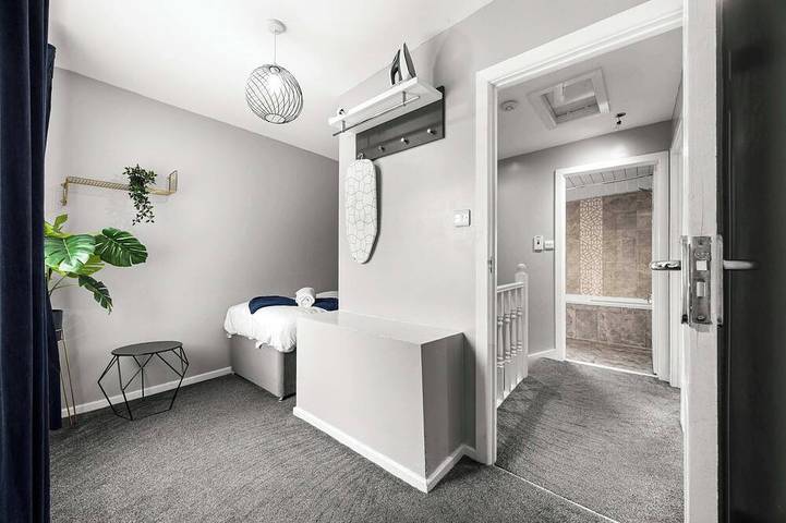 Family Haven 5 Minutes To City With Centre Free Parking And Wi-Fi in Manchester, Grand Manchester