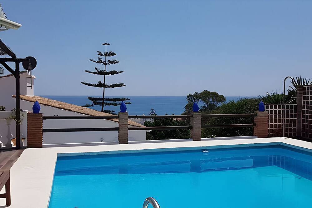 Holiday Home 'Monte Azul' with Private Pool, Wi-Fi and Air Conditioning in Playa de Benajarafe, Vélez-Málaga