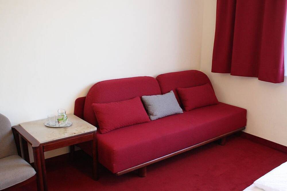 Ferienherbergen S. u. J. Zeisz - Doppelzimmer mit Dusche, Wc, 1-2 Nächte in Marktgemeinde Podersdorf am See, Neusiedlersee-Hügelland