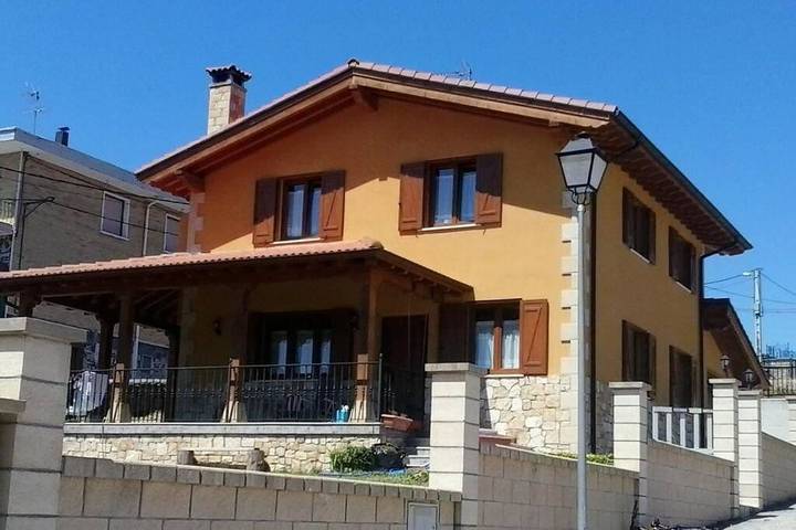 Casa de vacaciones para 8 personas, con jardín y vistas en Montañas de Burgos - 2