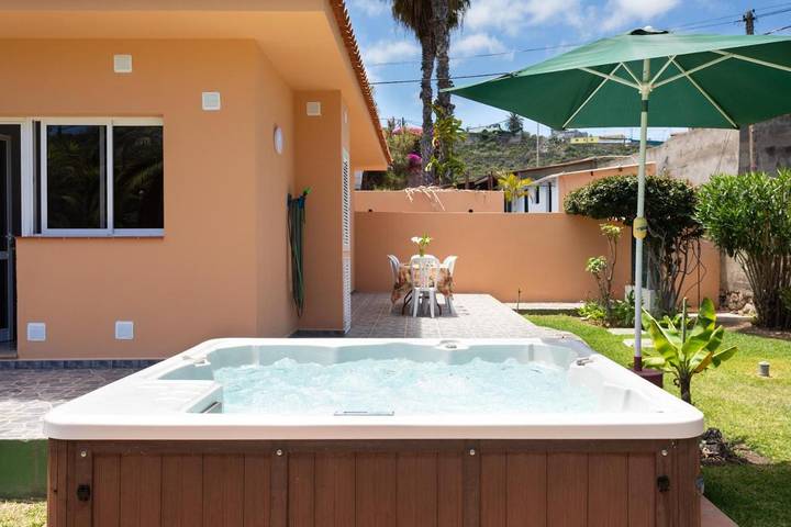 Bungalow für 8 Personen, mit Whirlpool und Terrasse sowie Garten und Pool auf Teneriffa Nord
