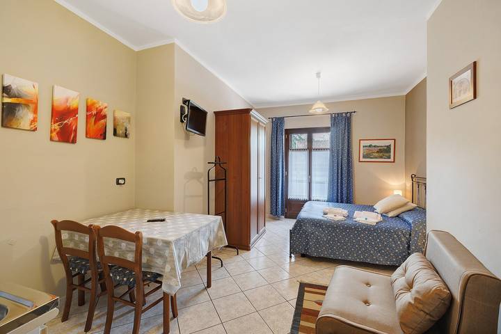 Appartamento per 2 persone, con giardino e balcone a Monforte d'Alba