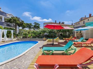 Gîte pour 4 personnes, avec terrasse et jardin à Umag