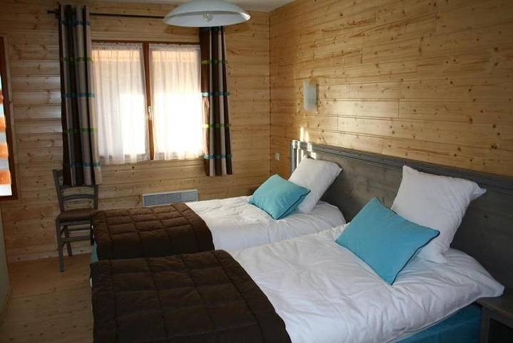 Gîte pour 4 personnes, avec terrasse ainsi que piscine et jardin, animaux acceptés à Prénovel - 4