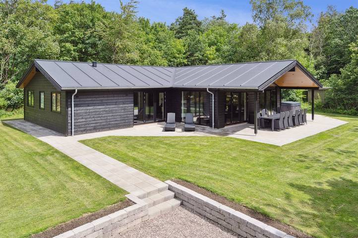 Ferienhaus für 10 Personen, mit Whirlpool und Sauna sowie Pool und Terrasse - 1
