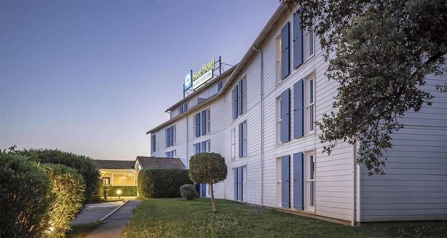 Hôtel pour 2 personnes, avec piscine ainsi que terrasse et jardin