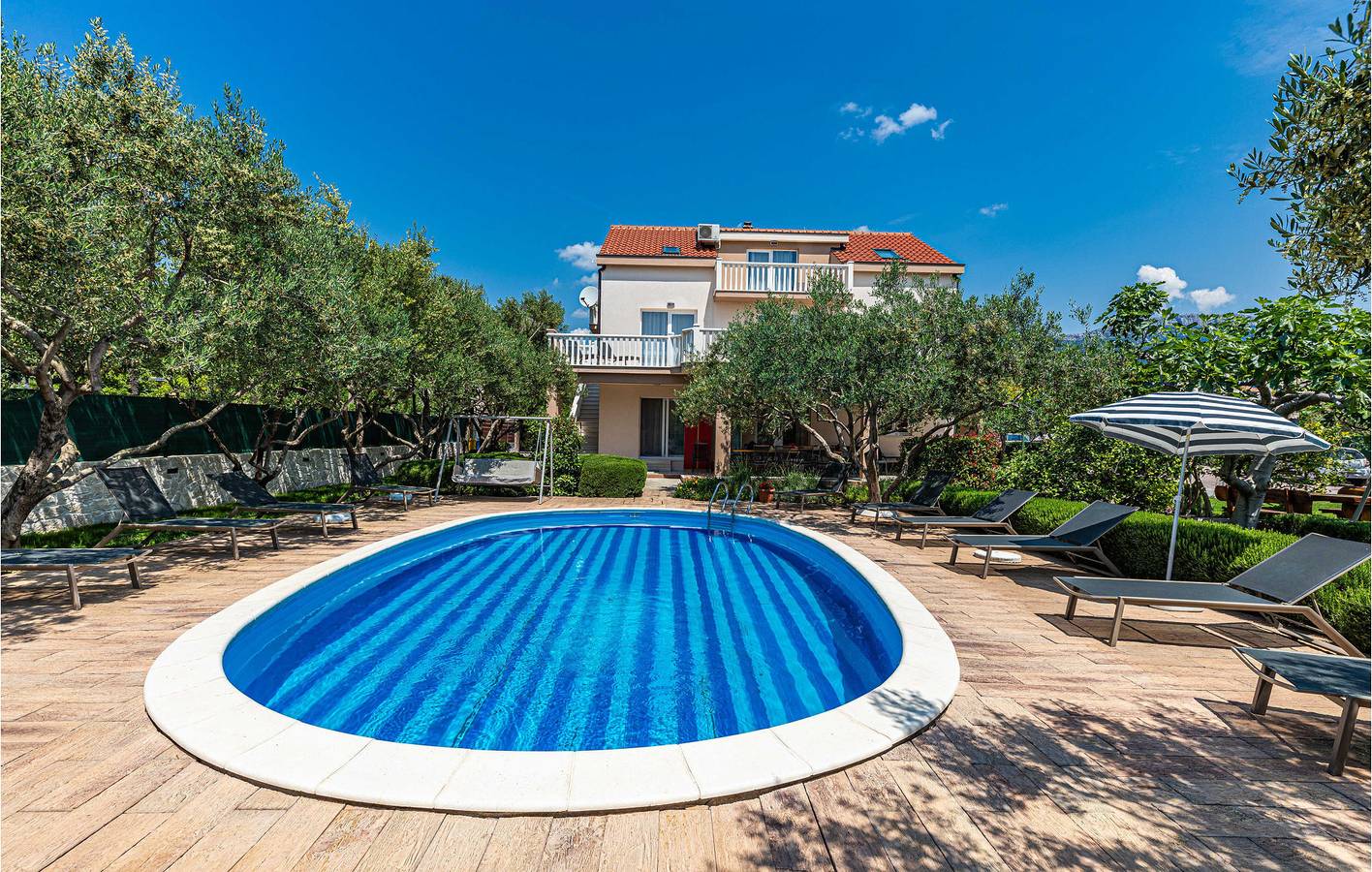 Ferienhaus für 14 Personen mit Terrasse in Kastel Novi, Kaštela