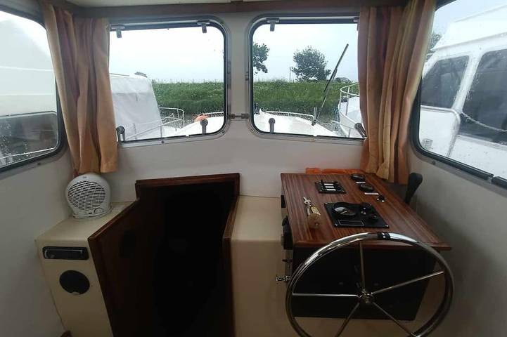 Péniche pour 5 personnes, avec terrasse, animaux acceptés à Pontailler-sur-Saône - 4