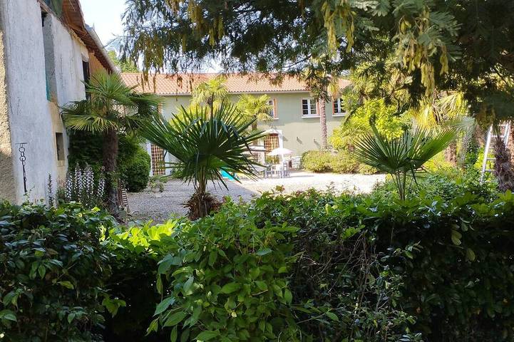 Gîte pour 6 personnes, avec terrasse et jardin à Puydarrieux