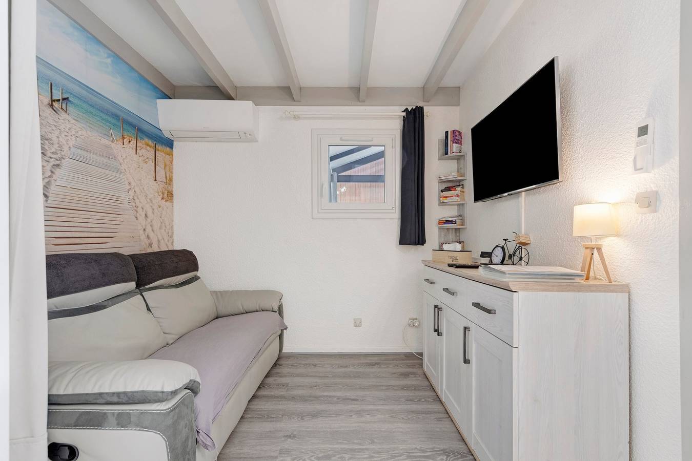 Holiday Home in Carcans – Terrace, Air Conditioning, Near the Lake in Carcans, Médoc Regional Natural Park